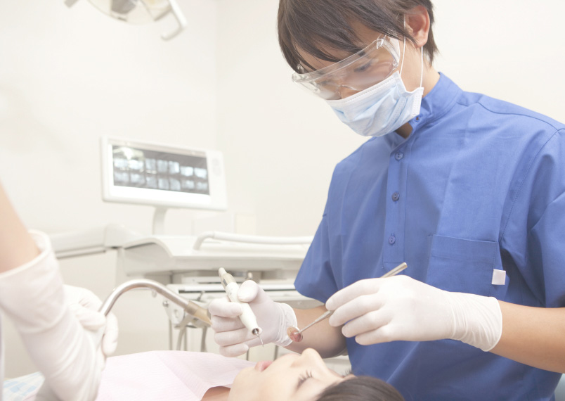 医院長の治療風景写真