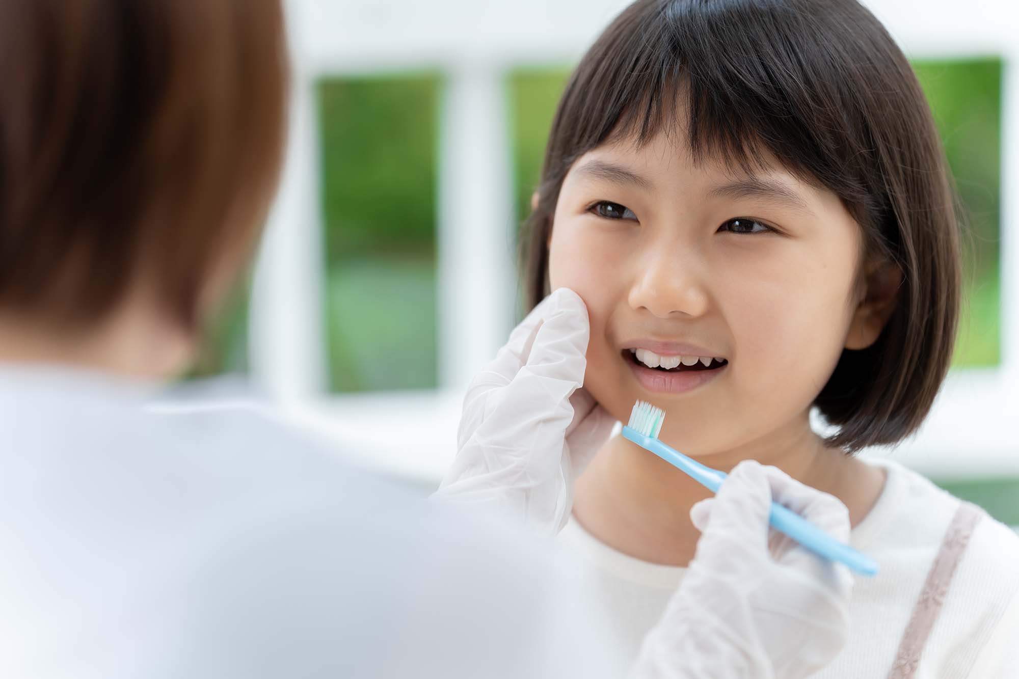 子どもの歯磨き画像